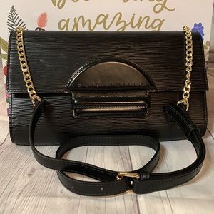 Authentic Luis Vuitton EPI Chaillot Cluctch bag crossbody black